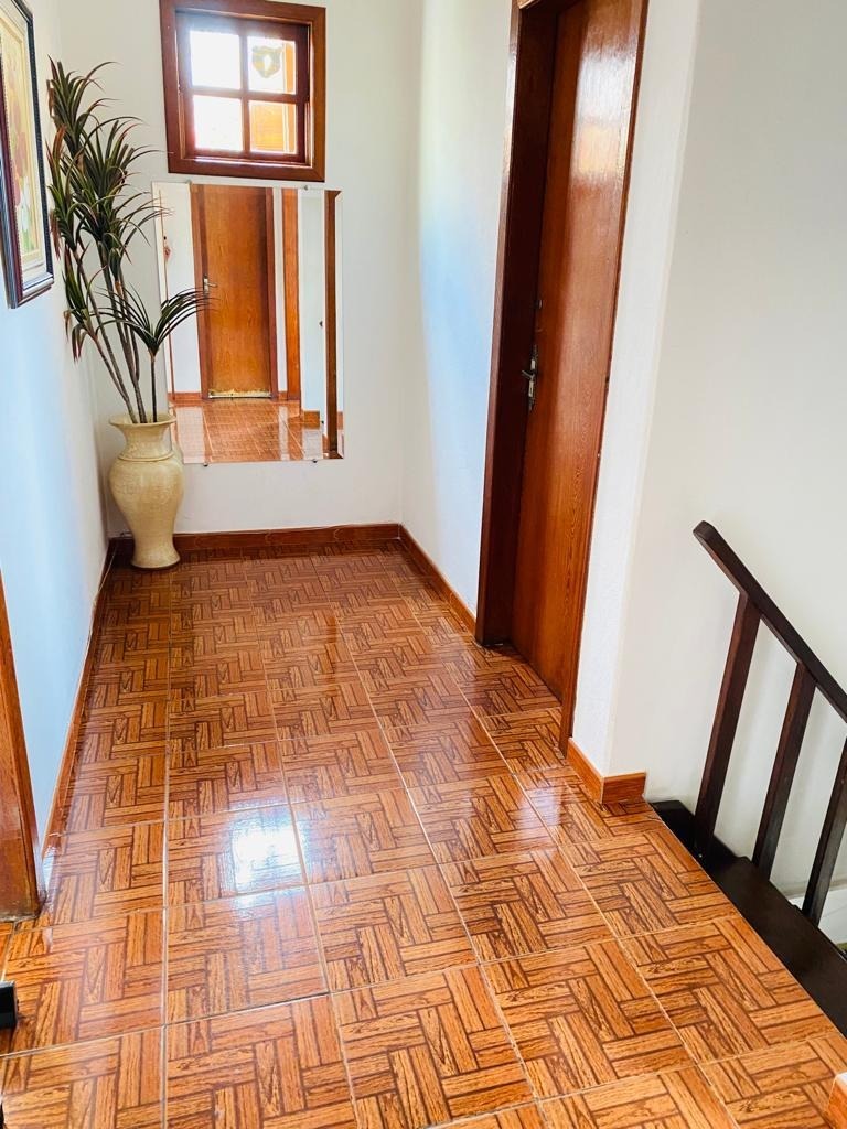 Casa à venda com 5 quartos, 200m² - Foto 6