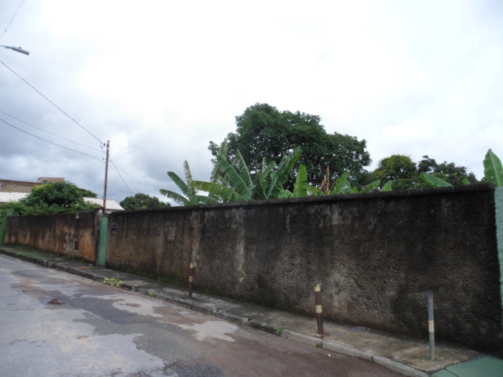 Terreno à venda, 1880m² - Foto 2