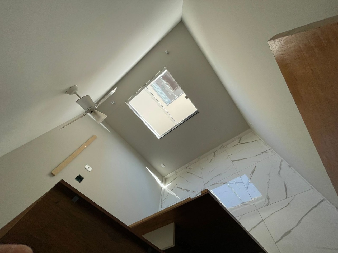 Casa à venda com 3 quartos, 100m² - Foto 4