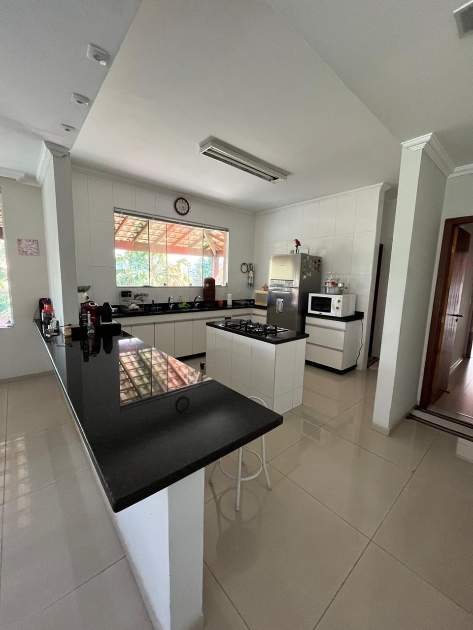 Casa à venda com 3 quartos, 300m² - Foto 8