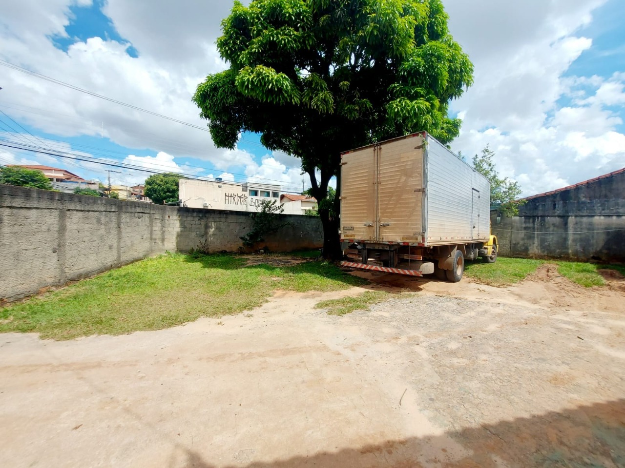 Casa à venda com 3 quartos, 100m² - Foto 2