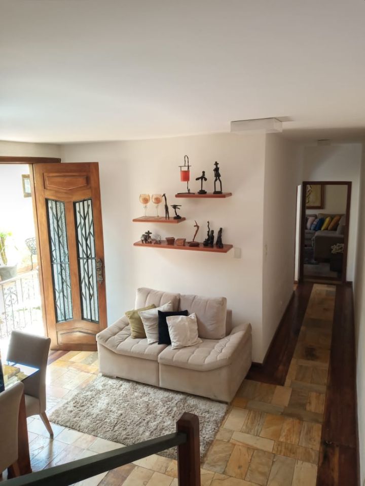 Casa à venda com 5 quartos, 190m² - Foto 15