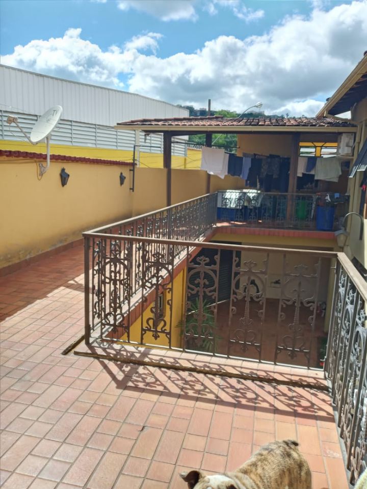 Casa à venda com 5 quartos, 190m² - Foto 18