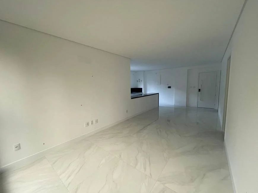 Apartamento à venda com 3 quartos - Foto 6