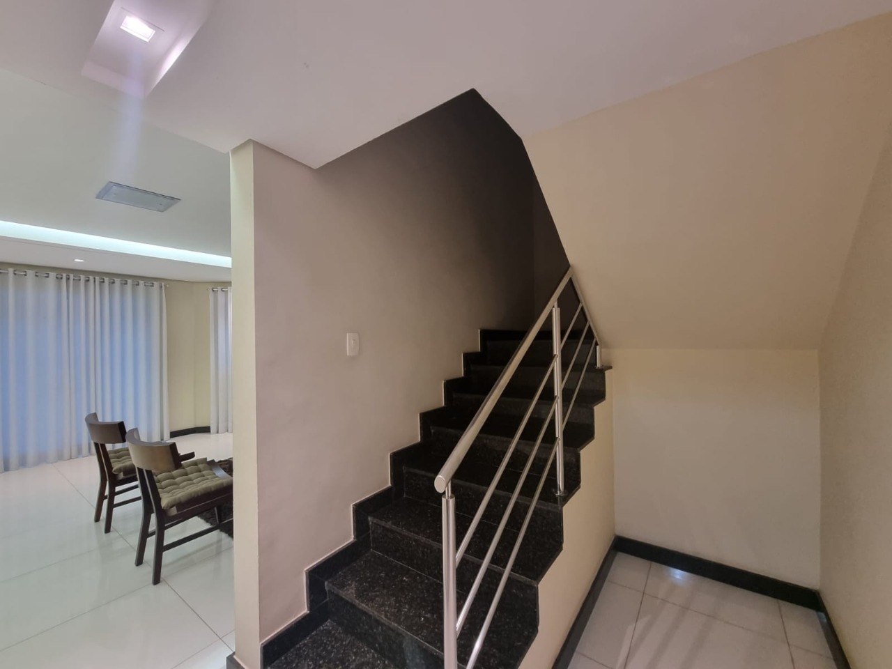 Casa de Condomínio à venda com 3 quartos, 300m² - Foto 18