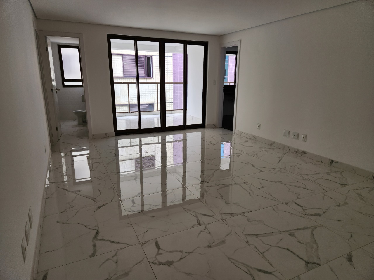 Apartamento à venda com 4 quartos, 168m² - Foto 1