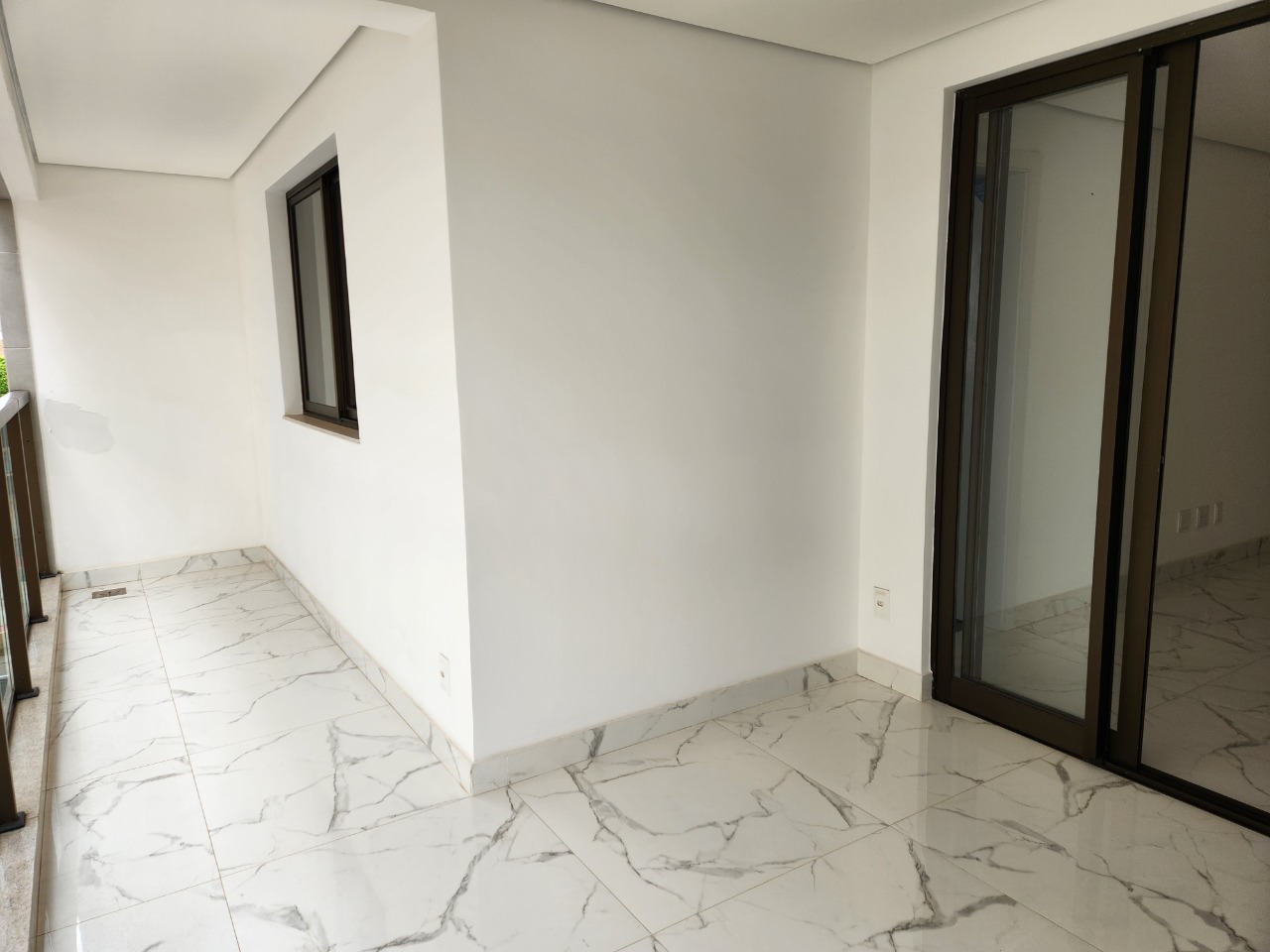 Apartamento à venda com 4 quartos, 168m² - Foto 3