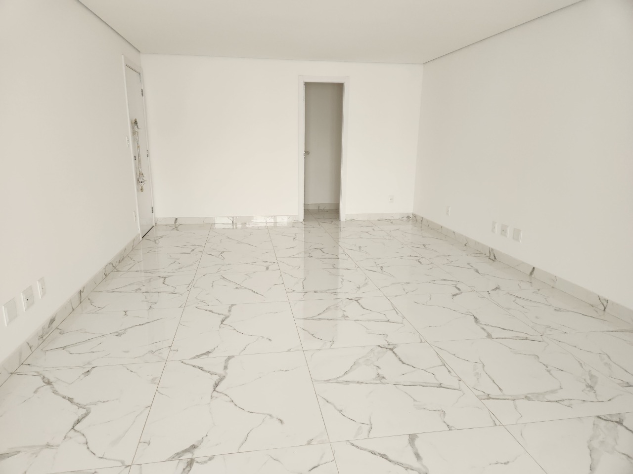 Apartamento à venda com 4 quartos, 168m² - Foto 4