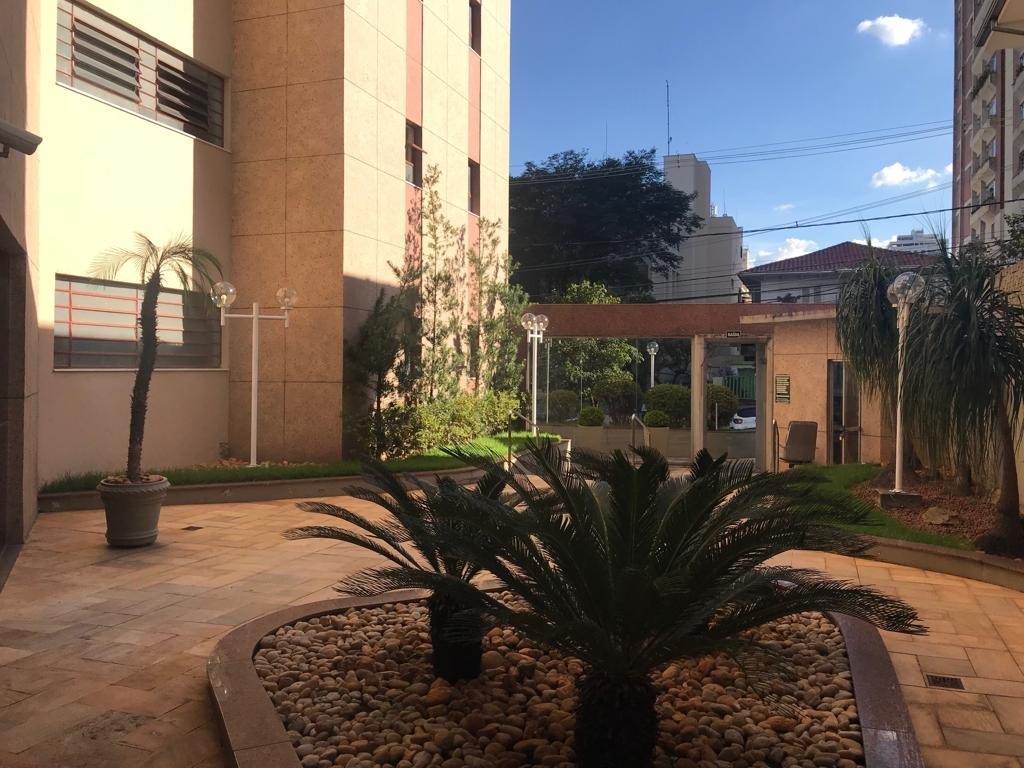 Apartamento à venda com 4 quartos, 246m² - Foto 3