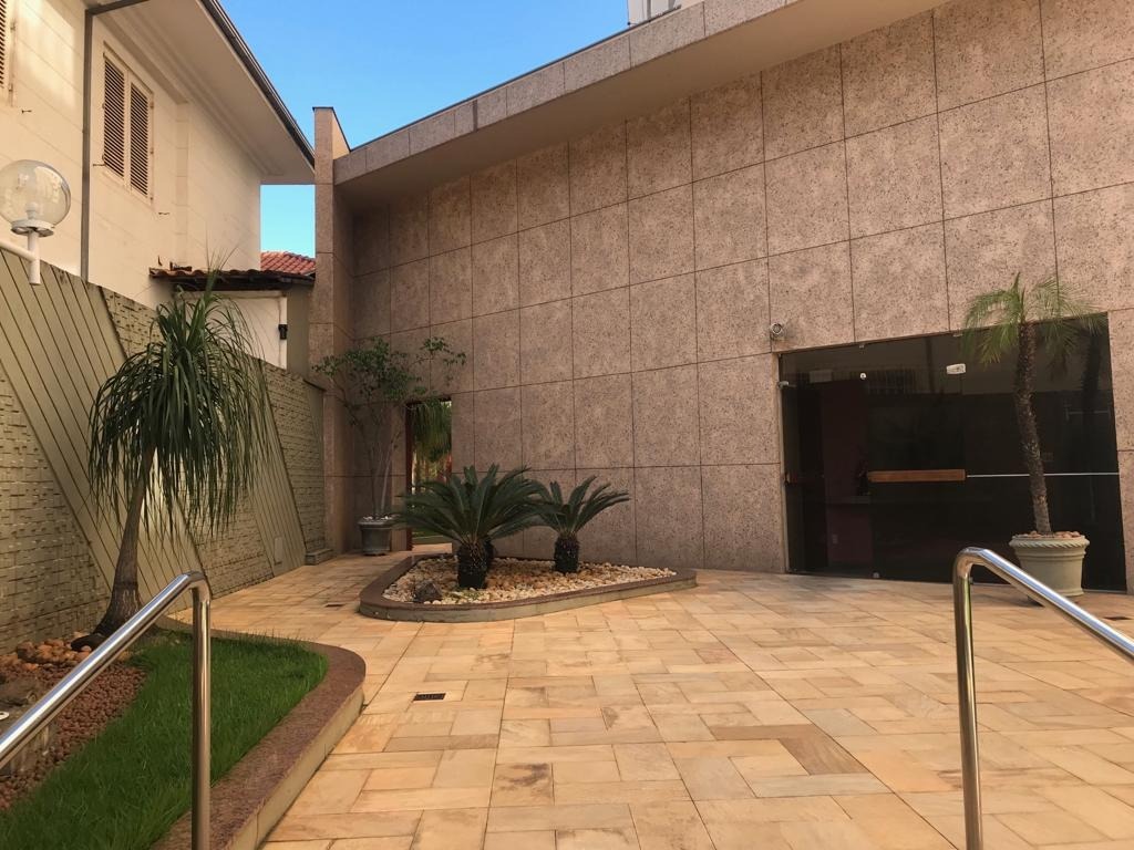 Apartamento à venda com 4 quartos, 246m² - Foto 2