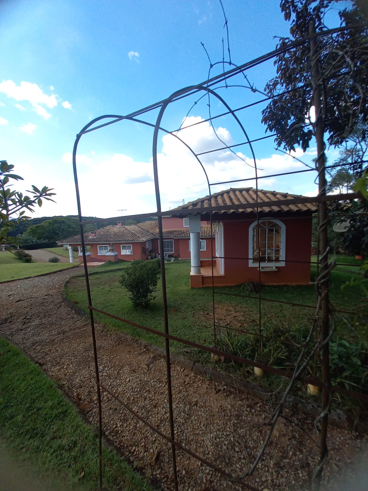 Chácara à venda com 4 quartos, 300m² - Foto 8