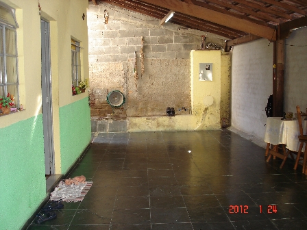 Casa à venda com 2 quartos, 120m² - Foto 1