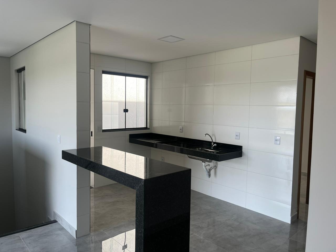 Casa à venda com 3 quartos, 180m² - Foto 4