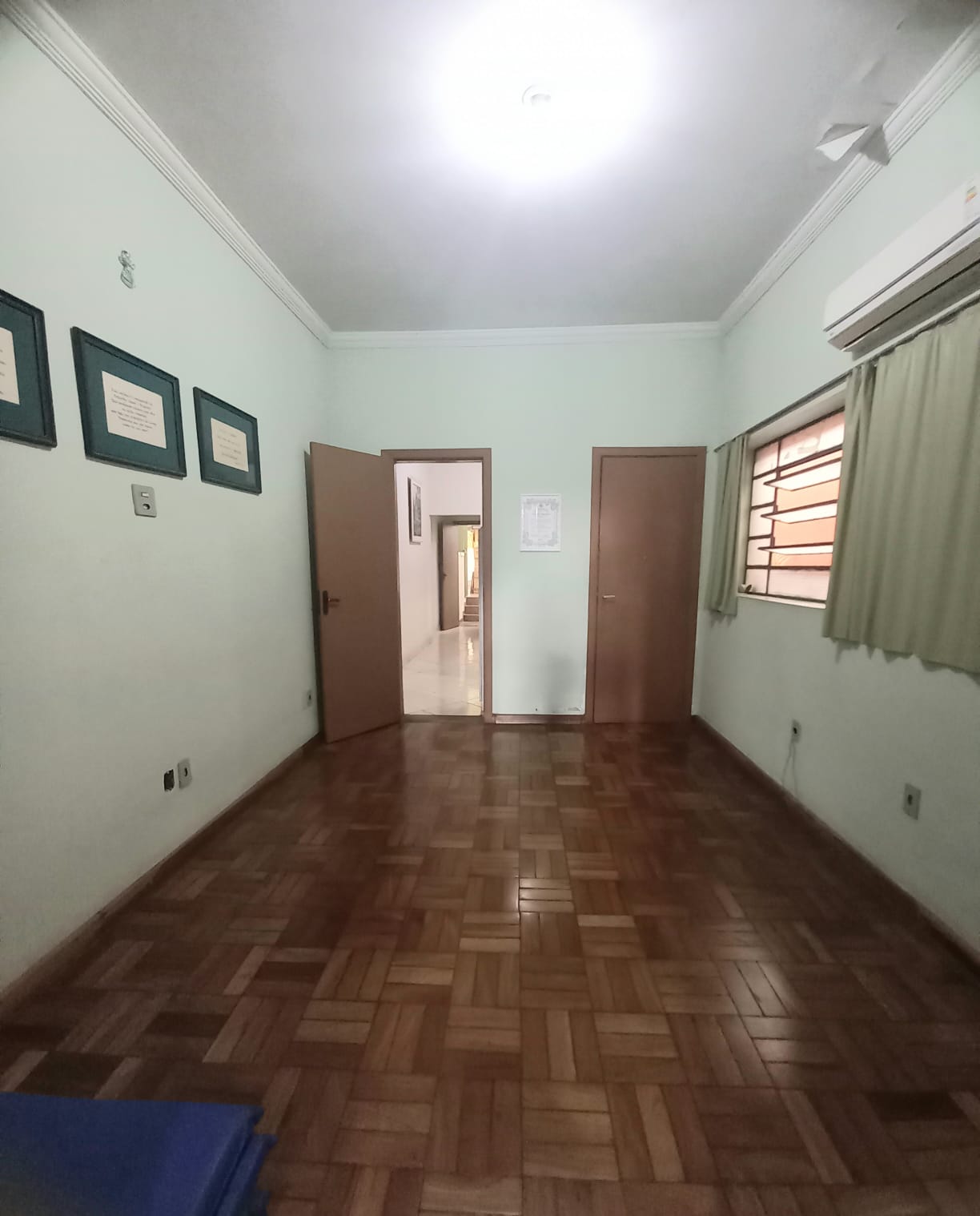 Casa à venda com 6 quartos, 316m² - Foto 4