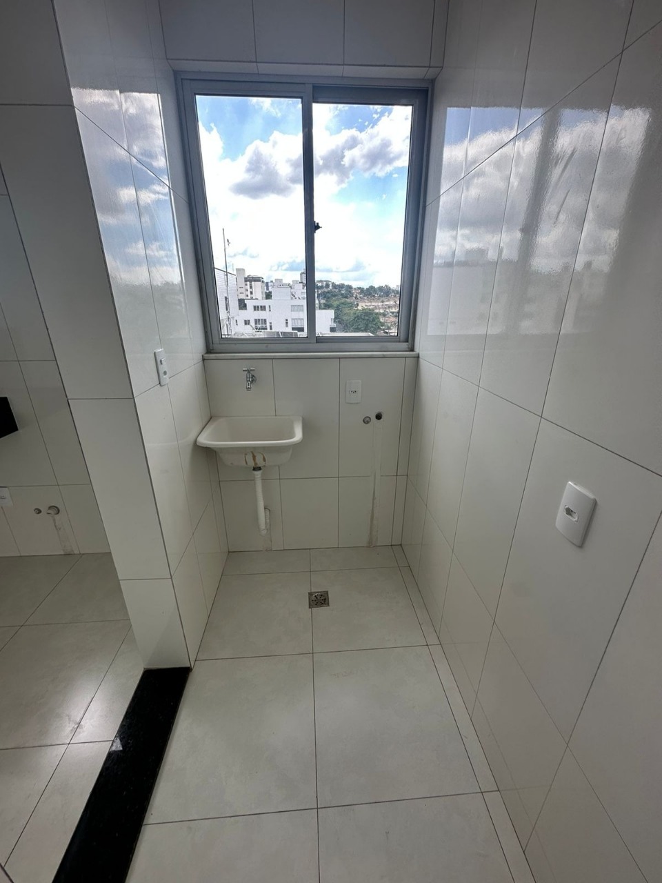 Apartamento à venda com 2 quartos, 61m² - Foto 4