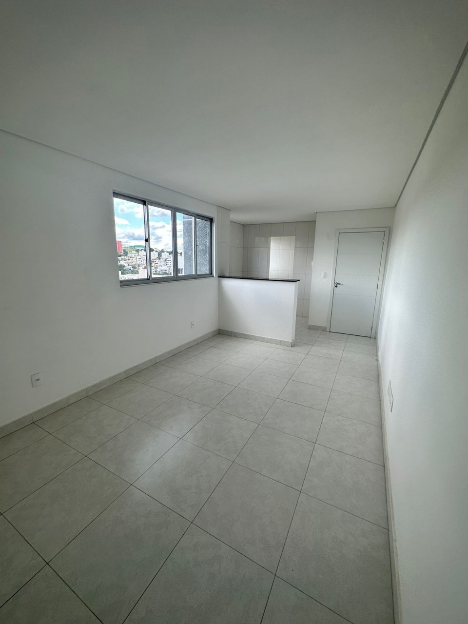 Apartamento à venda com 2 quartos, 61m² - Foto 1