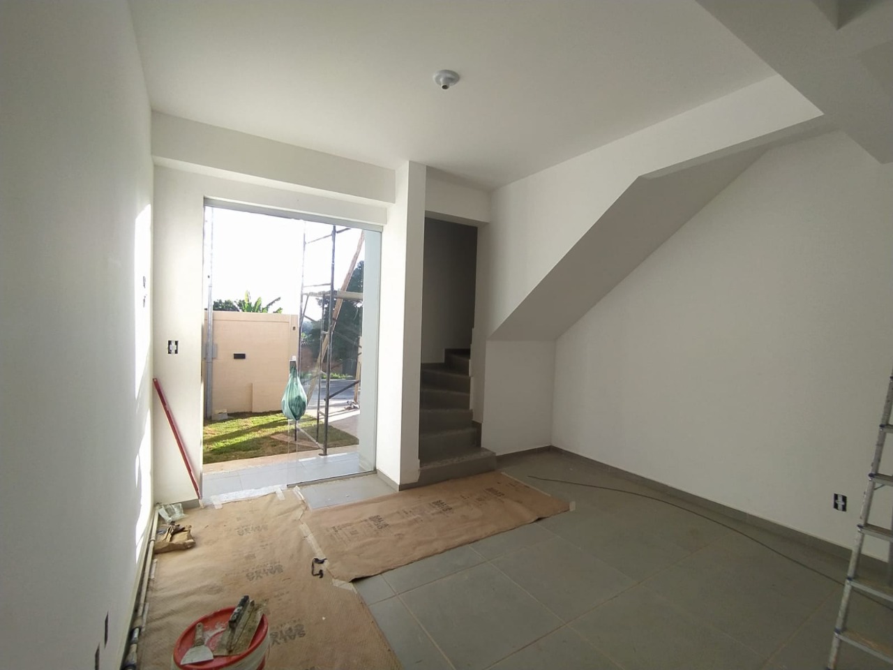 Casa à venda com 2 quartos, 60m² - Foto 1