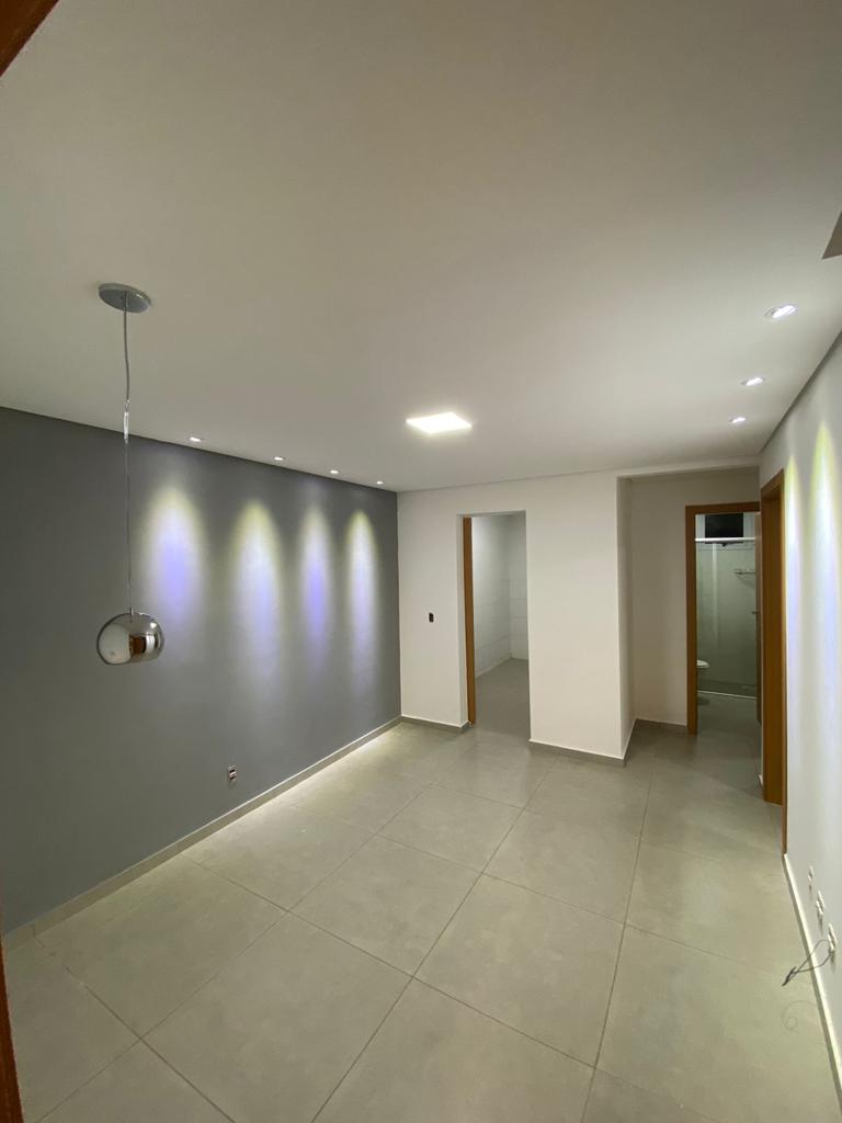 Apartamento à venda com 2 quartos, 68m² - Foto 2