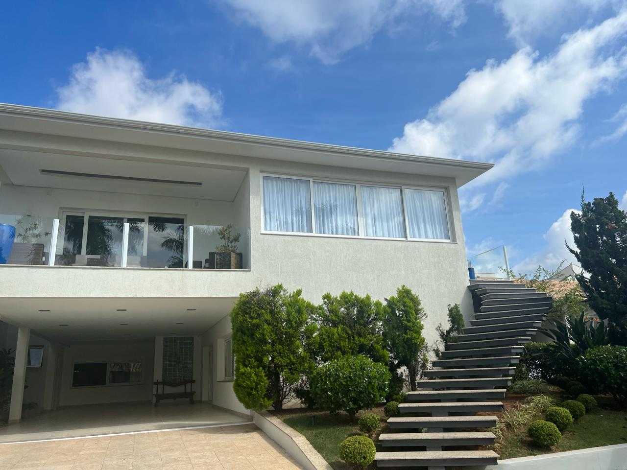 Casa de Condomínio à venda com 4 quartos, 784m² - Foto 1