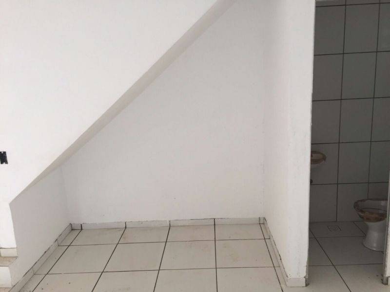 Casa à venda com 2 quartos, 50m² - Foto 10