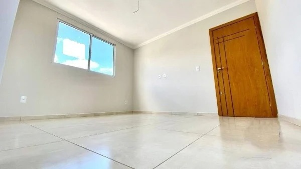 Apartamento à venda com 2 quartos, 61m² - Foto 4