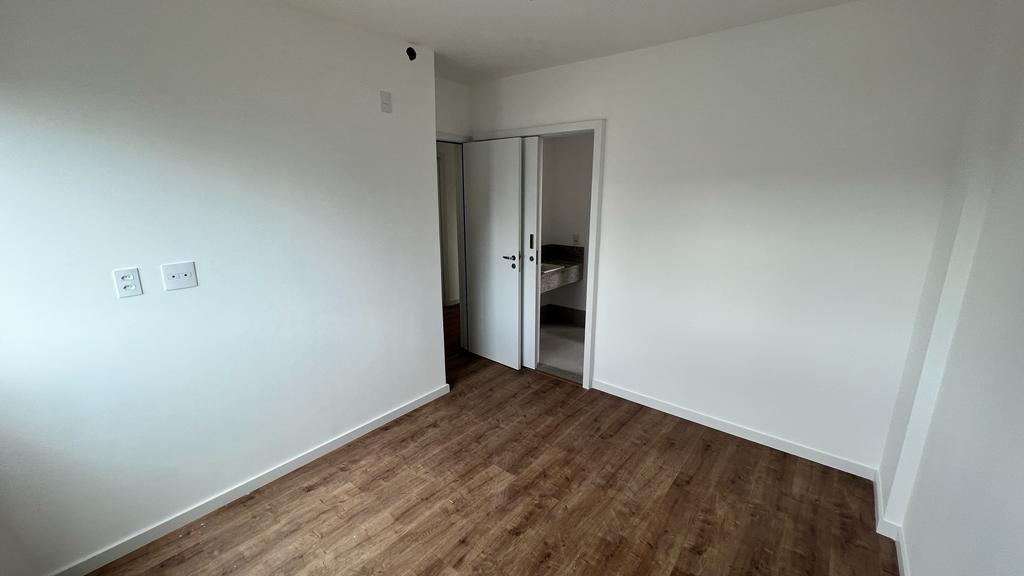 Apartamento à venda com 4 quartos, 133m² - Foto 22