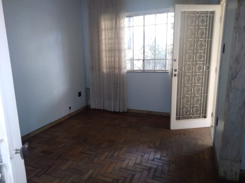 Casa à venda com 4 quartos, 180m² - Foto 4