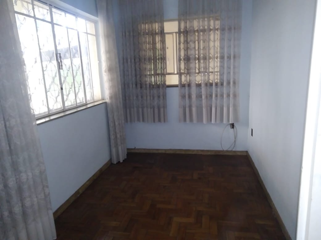 Casa à venda com 4 quartos, 180m² - Foto 21