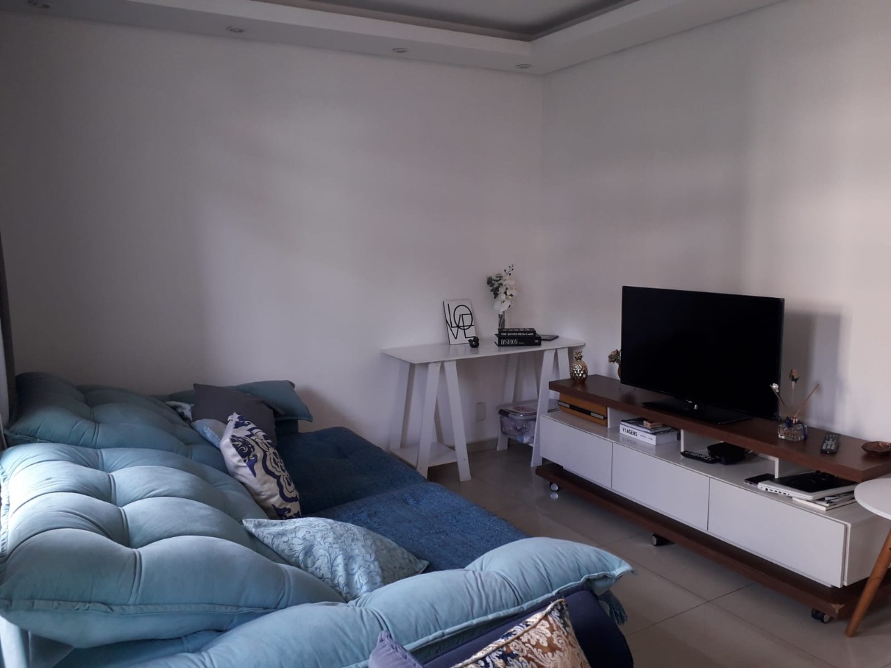 Apartamento à venda com 3 quartos, 107m² - Foto 2