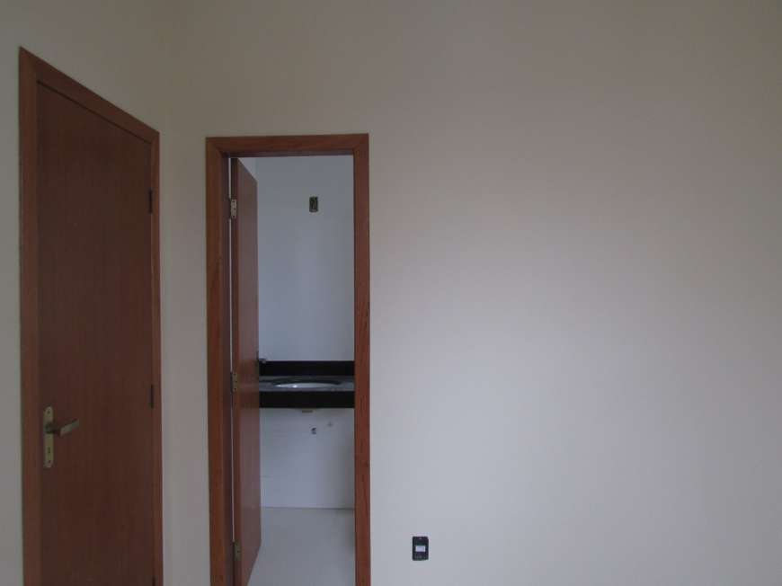 Apartamento à venda com 3 quartos, 123m² - Foto 3