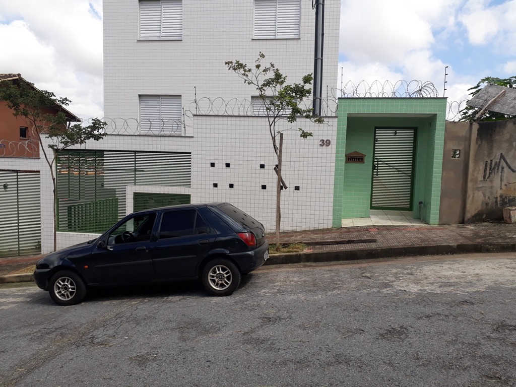 Apartamento à venda com 3 quartos, 75m² - Foto 2