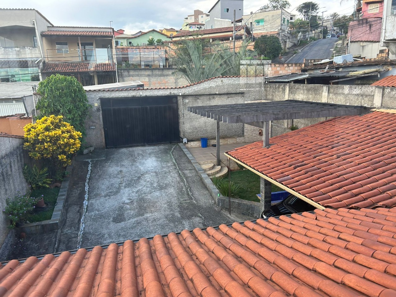 Casa à venda com 3 quartos, 250m² - Foto 2