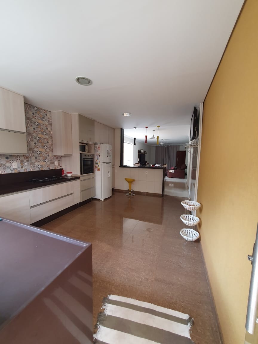 Casa à venda com 4 quartos, 120m² - Foto 13