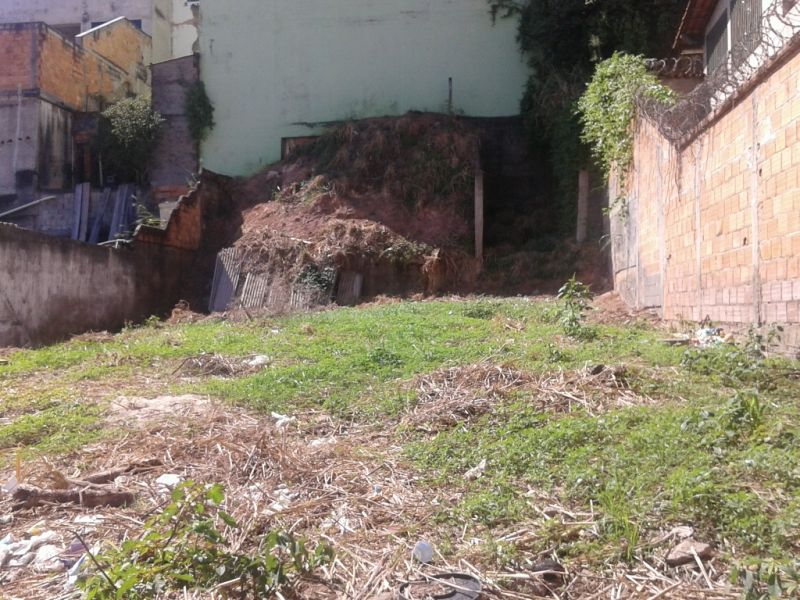 Terreno à venda, 360m² - Foto 1