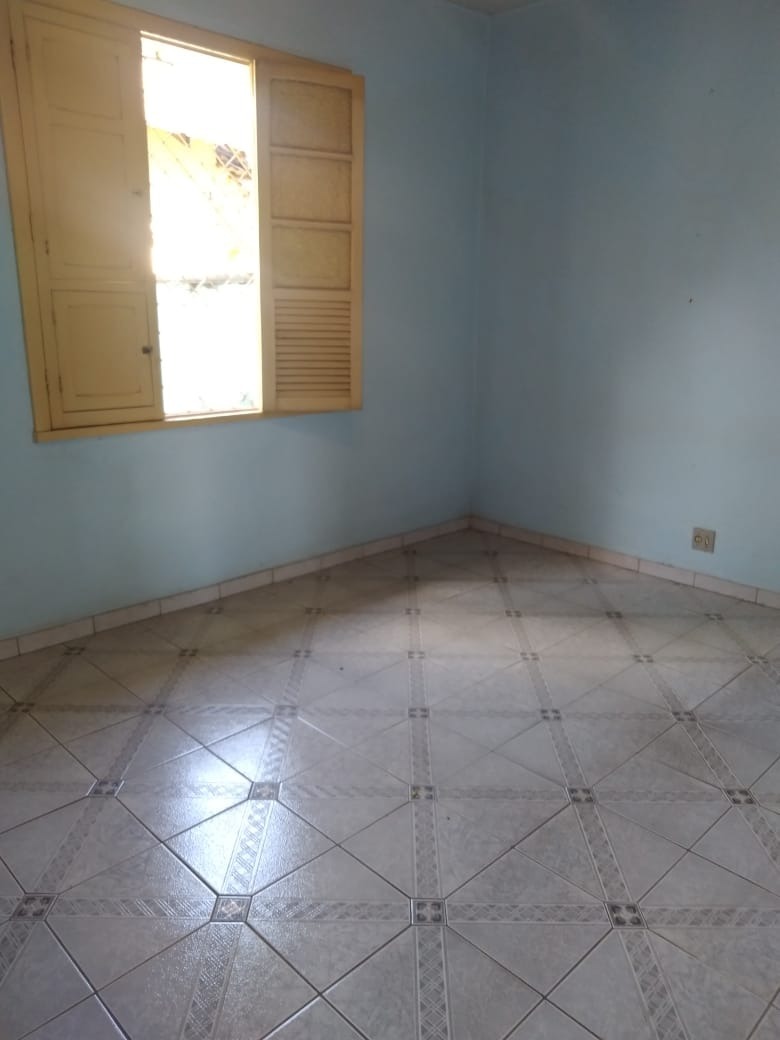 Casa à venda com 2 quartos, 185m² - Foto 2