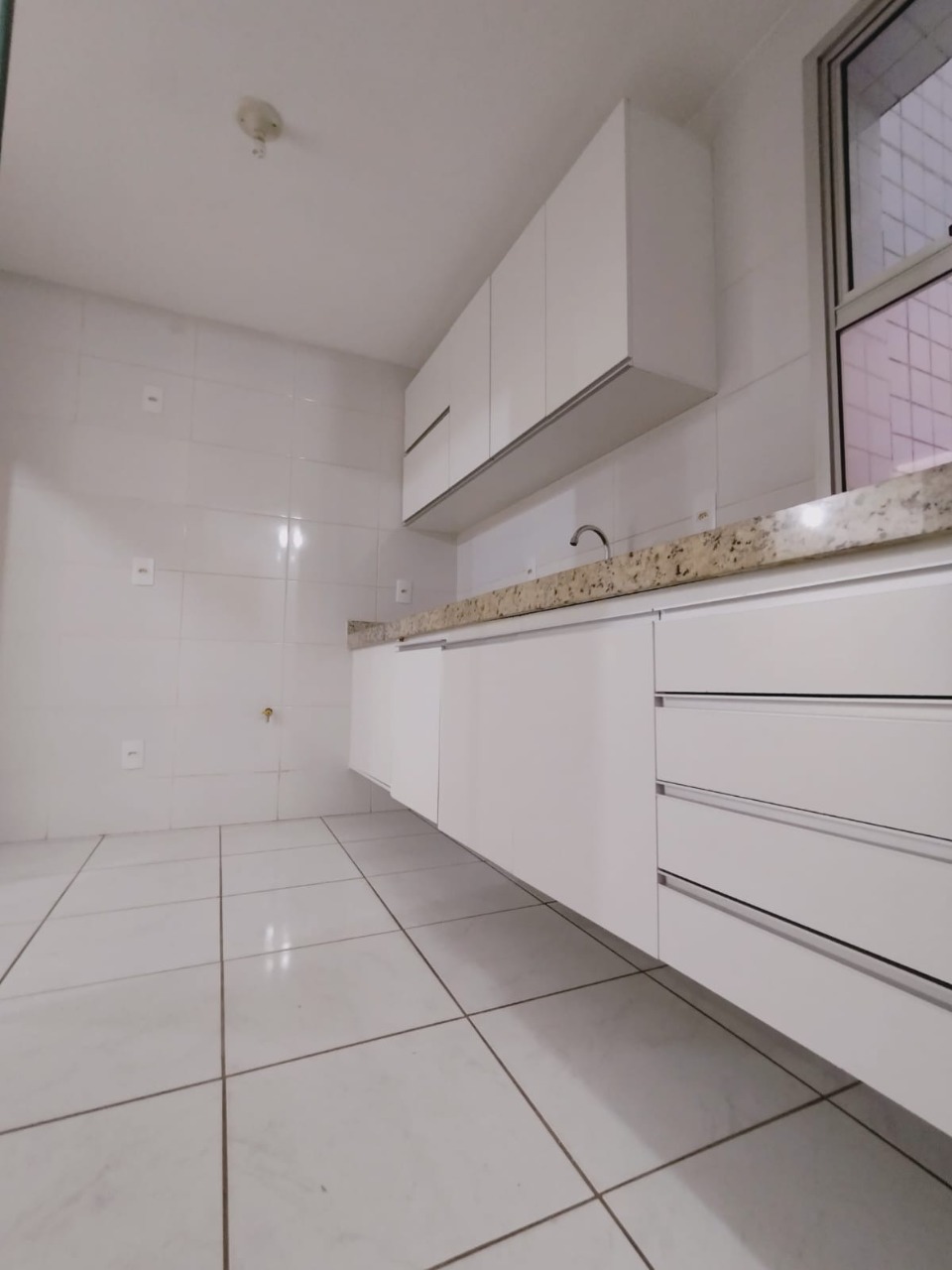 Apartamento para alugar com 3 quartos, 80m² - Foto 9