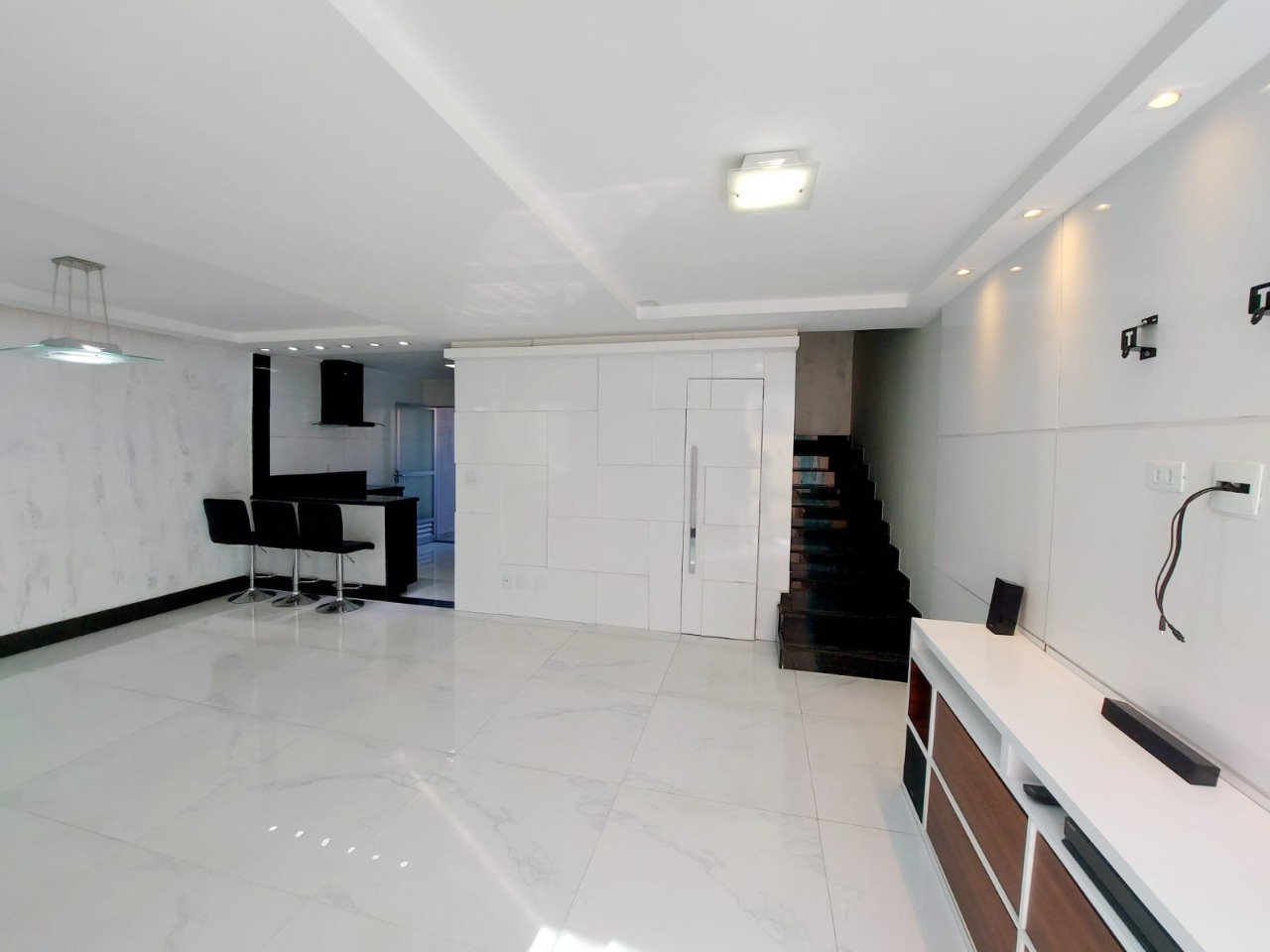 Casa de Condomínio à venda com 3 quartos, 180m² - Foto 4