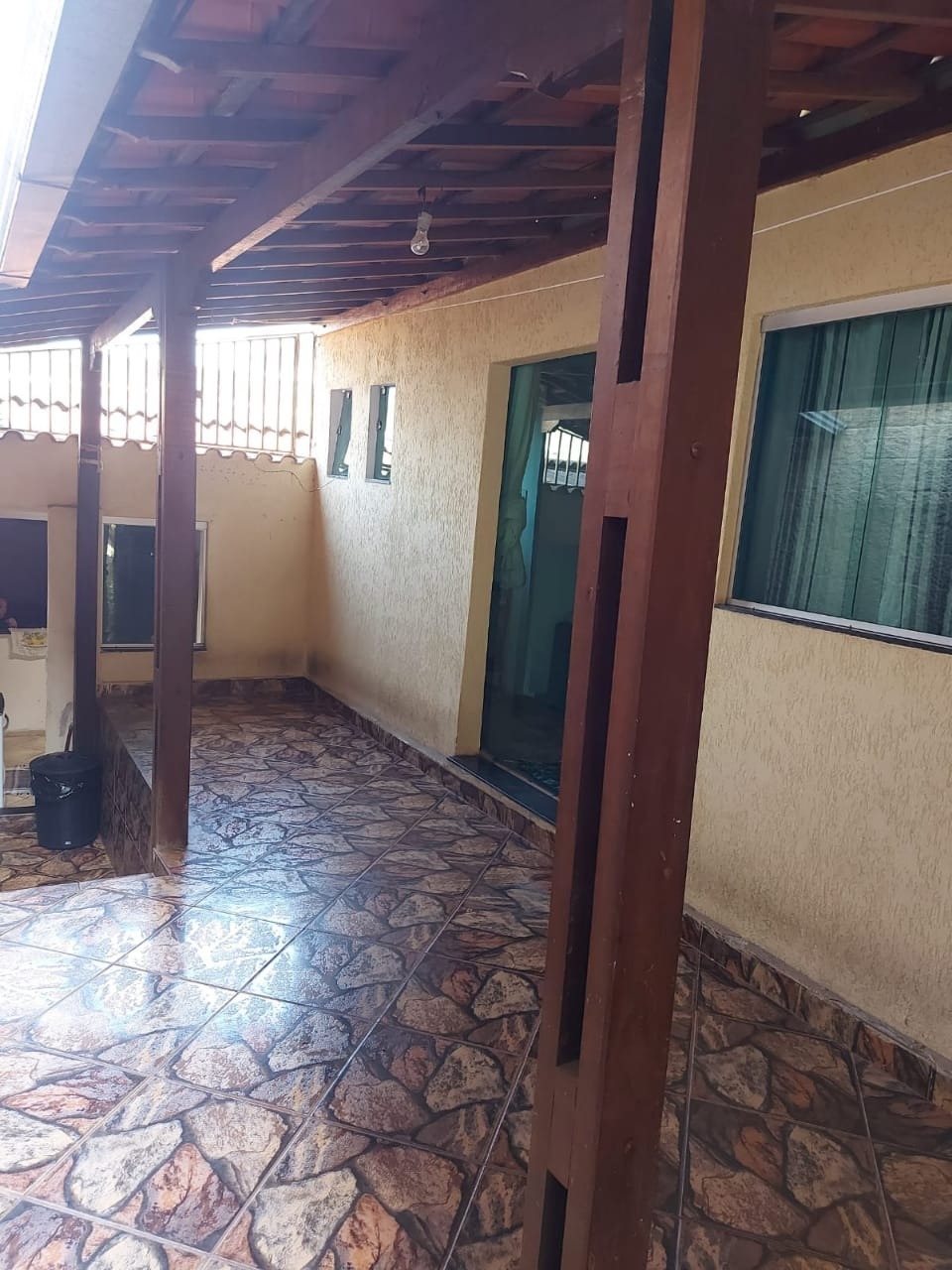 Casa à venda com 3 quartos, 180m² - Foto 1