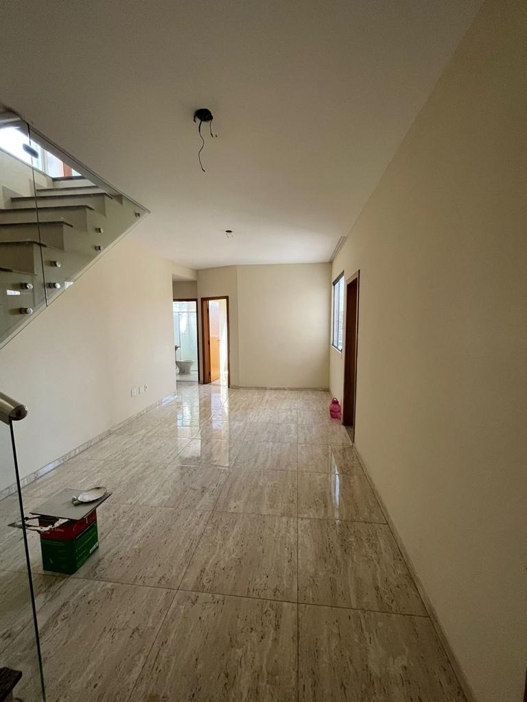 Cobertura à venda com 4 quartos, 200m² - Foto 1