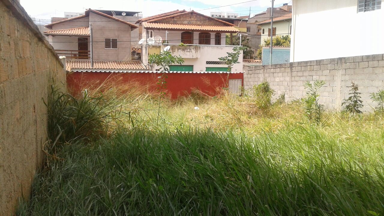 Terreno à venda, 200m² - Foto 1