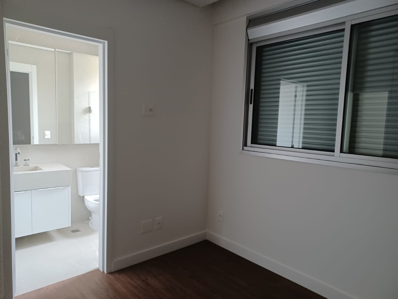 Apartamento à venda com 4 quartos, 197m² - Foto 17