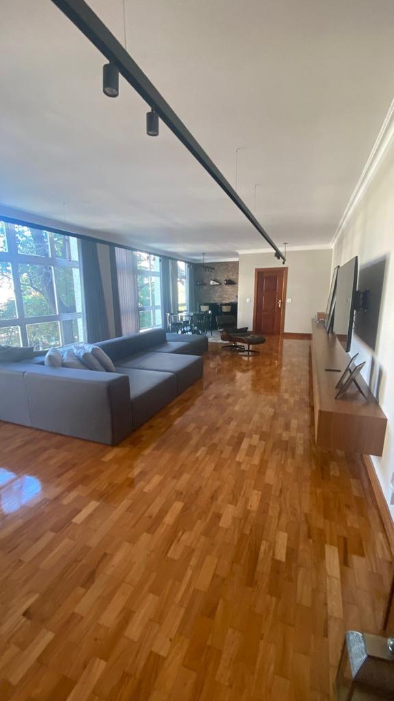 Apartamento à venda com 4 quartos, 300m² - Foto 2