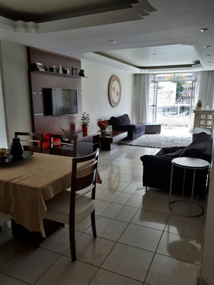 Apartamento à venda com 4 quartos, 230m² - Foto 2