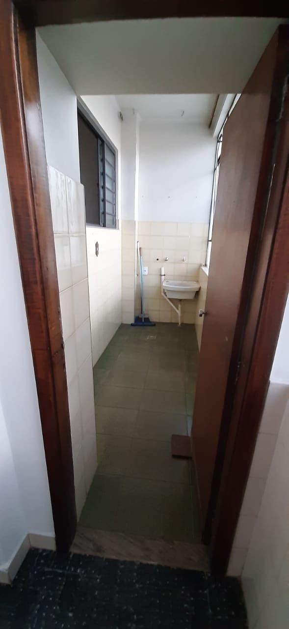 Apartamento à venda com 2 quartos, 67m² - Foto 3