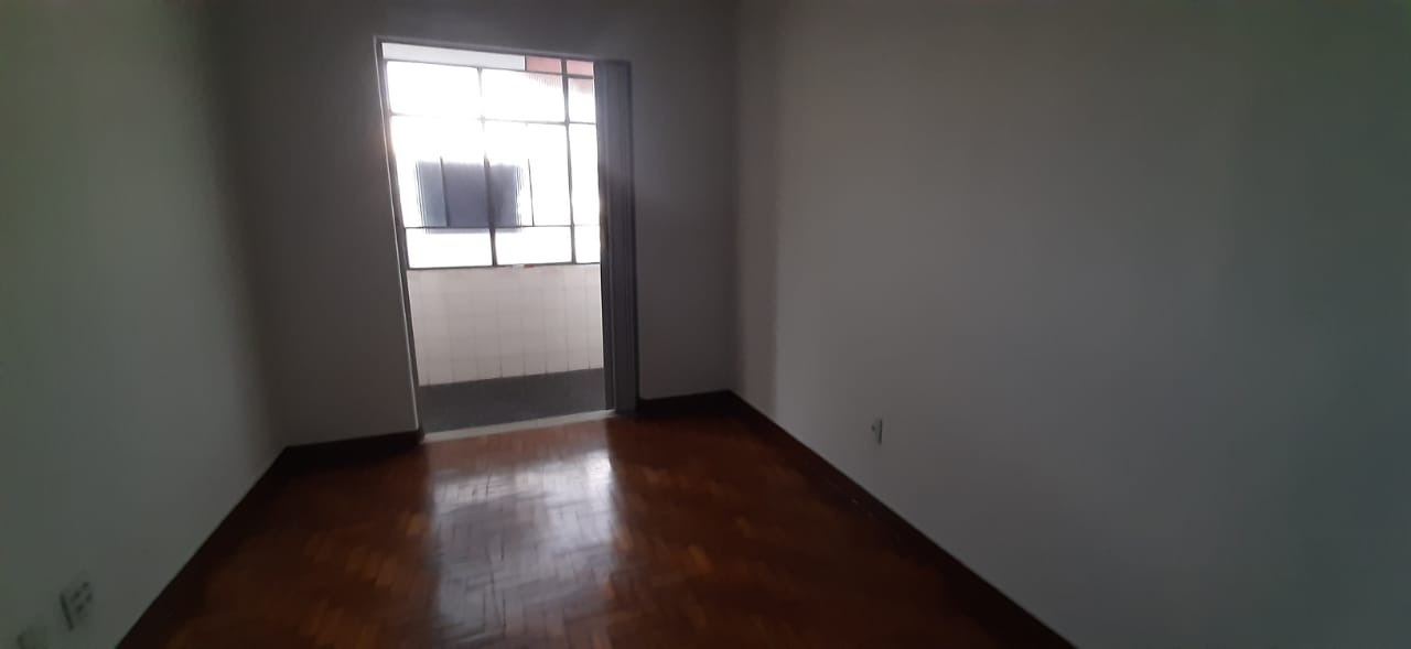 Apartamento à venda com 2 quartos, 67m² - Foto 1