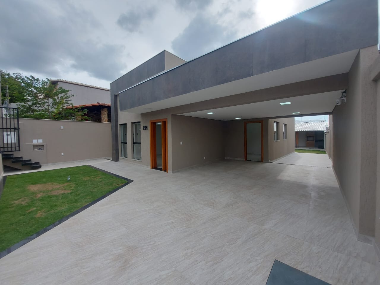 Casa à venda com 4 quartos, 177m² - Foto 1