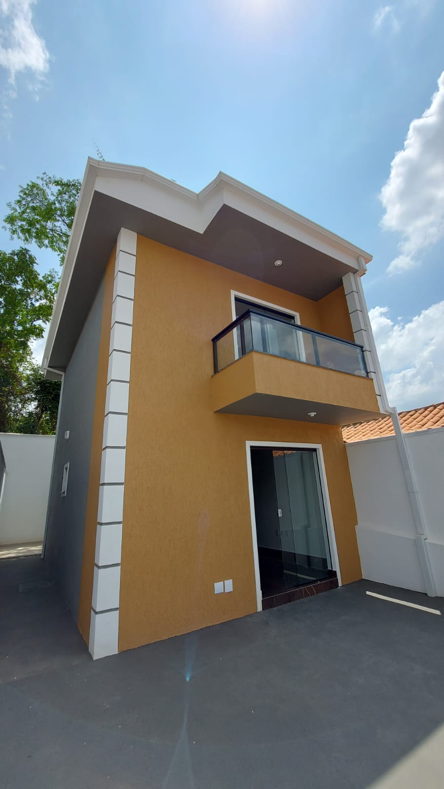 Casa à venda com 3 quartos, 80m² - Foto 1