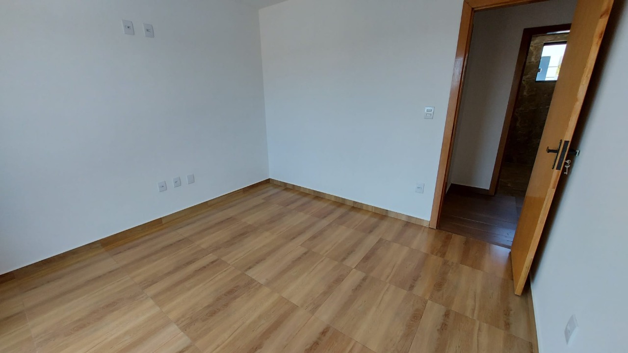 Casa à venda com 3 quartos, 80m² - Foto 5