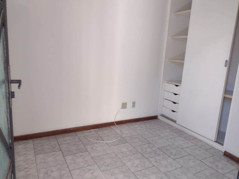 Casa à venda com 2 quartos, 65m² - Foto 6