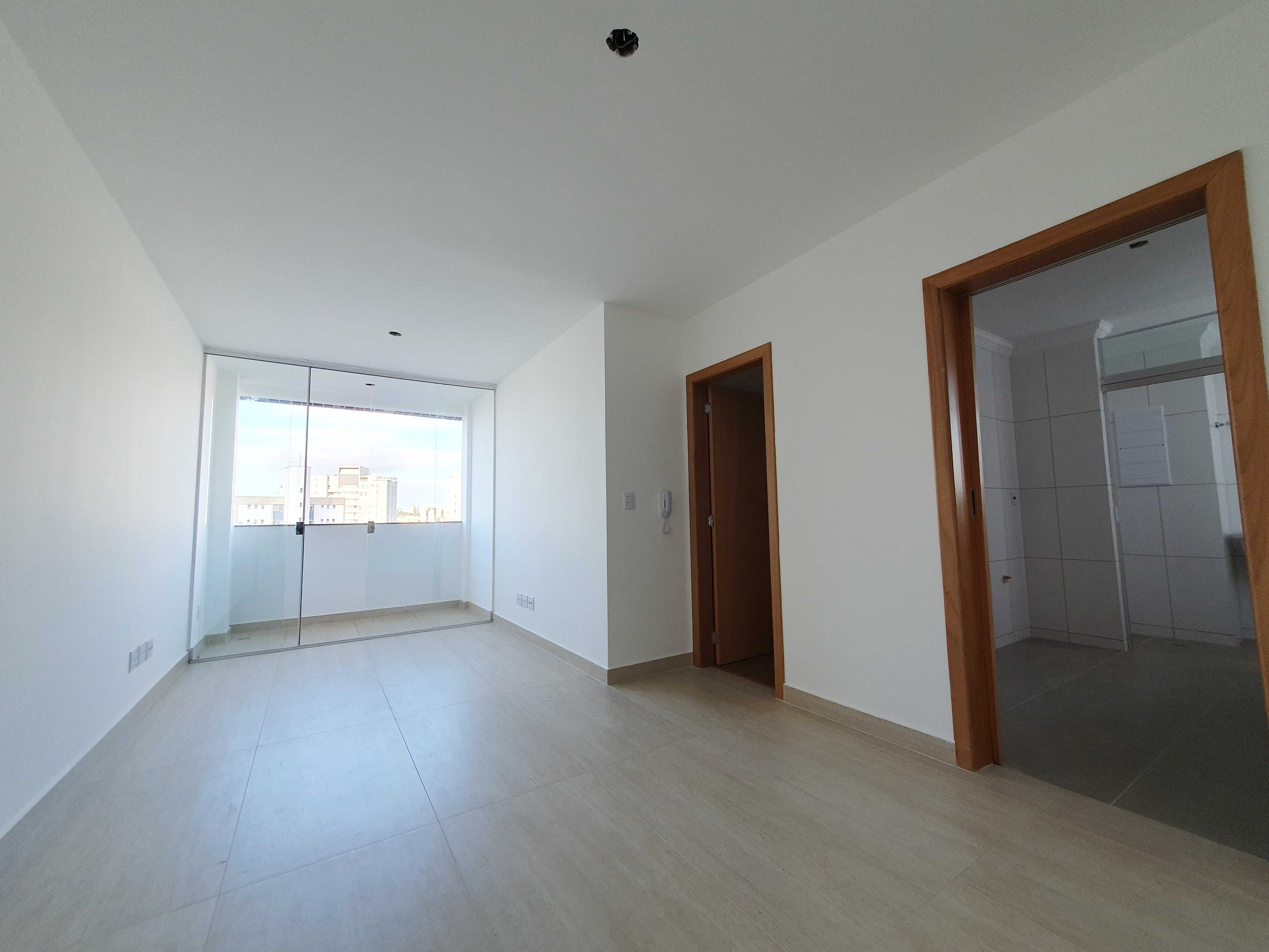 Apartamento à venda com 3 quartos, 80m² - Foto 1